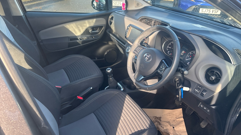 Toyota Yaris 1.5 VVT-i Icon Tech 5dr Petrol Hatchback